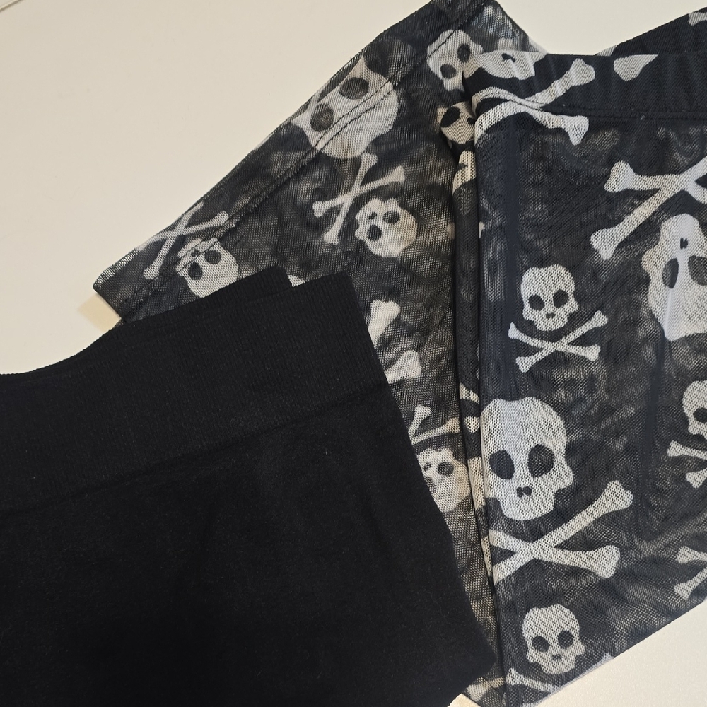 Black & White Sheer Skull Print Biker Short Combo